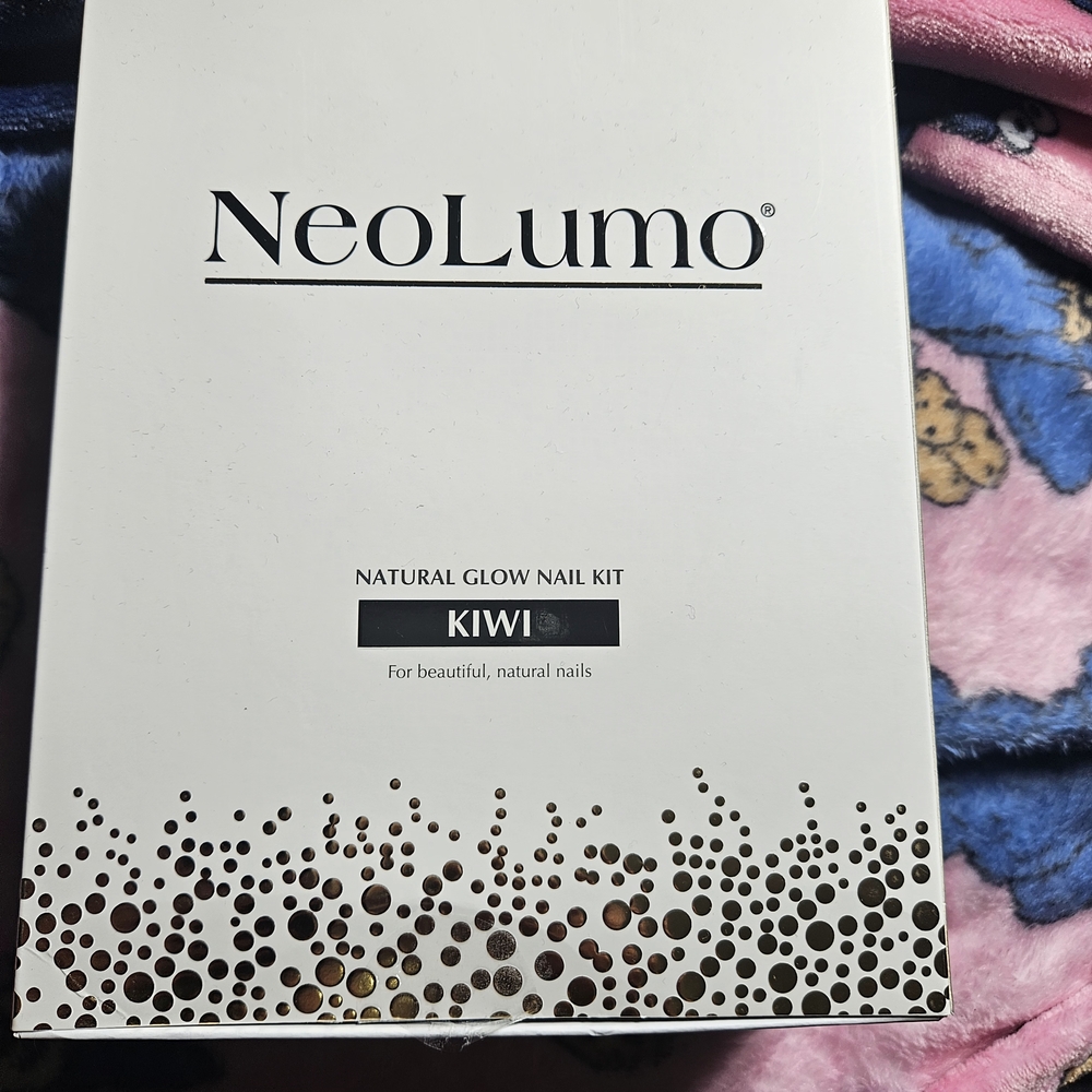 Natural Glow Nail Kit - White